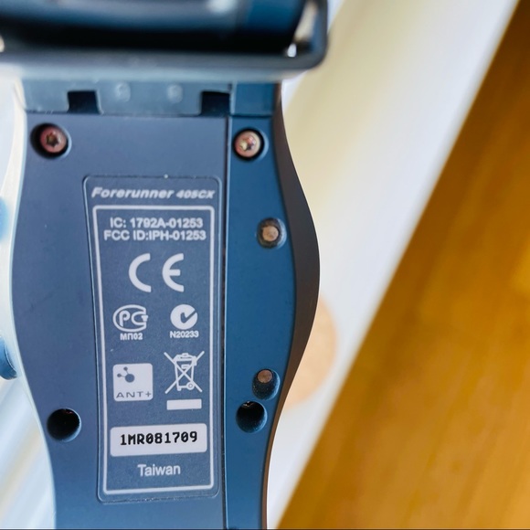 Garmin Forerunner 405CX GPS Sport Watch with Heart Rate Monitor (Blue) - Picture 9 of 15